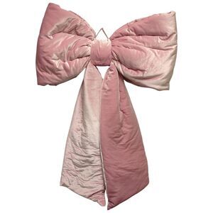 Member's Mark Oversized Soft & Elegant Velvet Bow Door Decor, Pink